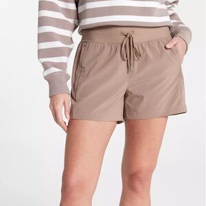 CALIA Women's Medium Effortless TrueLight 4" Short